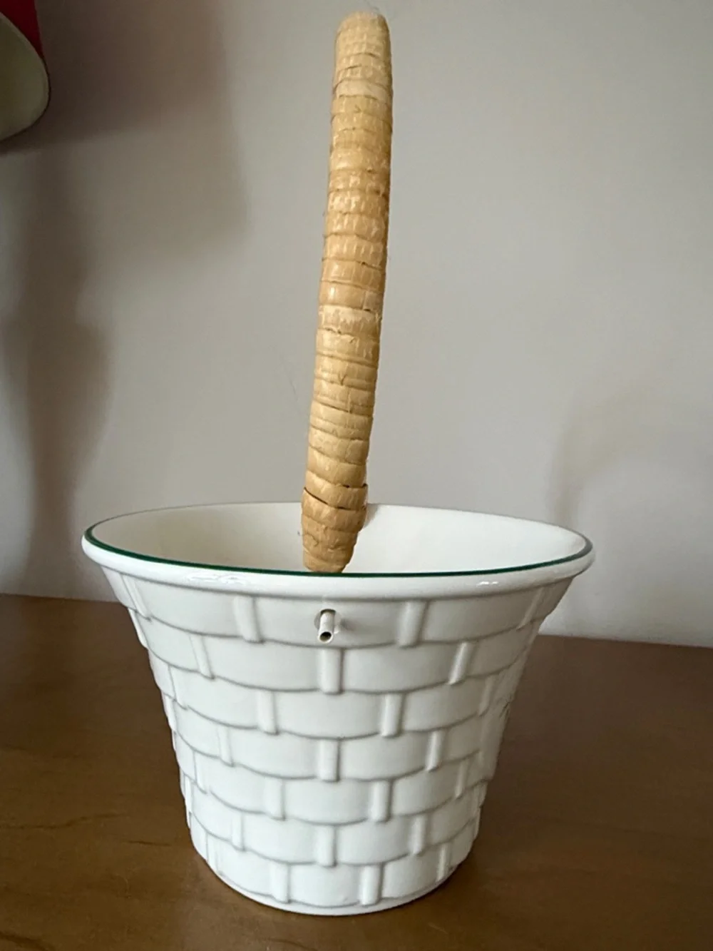 Vintage 1994 Pfaltzgraff Winterberry Basketweave Basket.